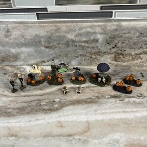 Hawthorne Village The Munsters Halloween Figurines Lot